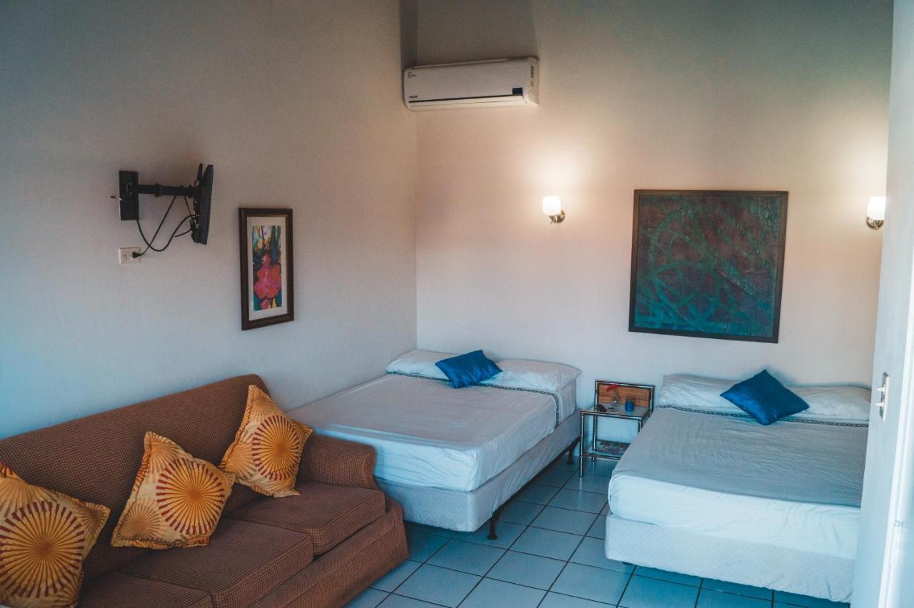 Courtesy Apartments Aruba Oranjestad Esterno foto