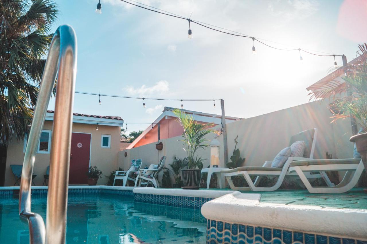 Courtesy Apartments Aruba Oranjestad Esterno foto